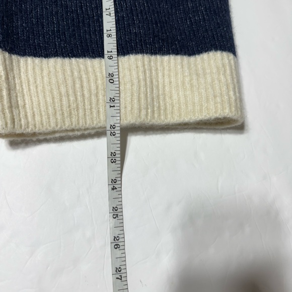 Old Navy Women's Blue Patterned Sweater Size Small - Picture 10 of 12